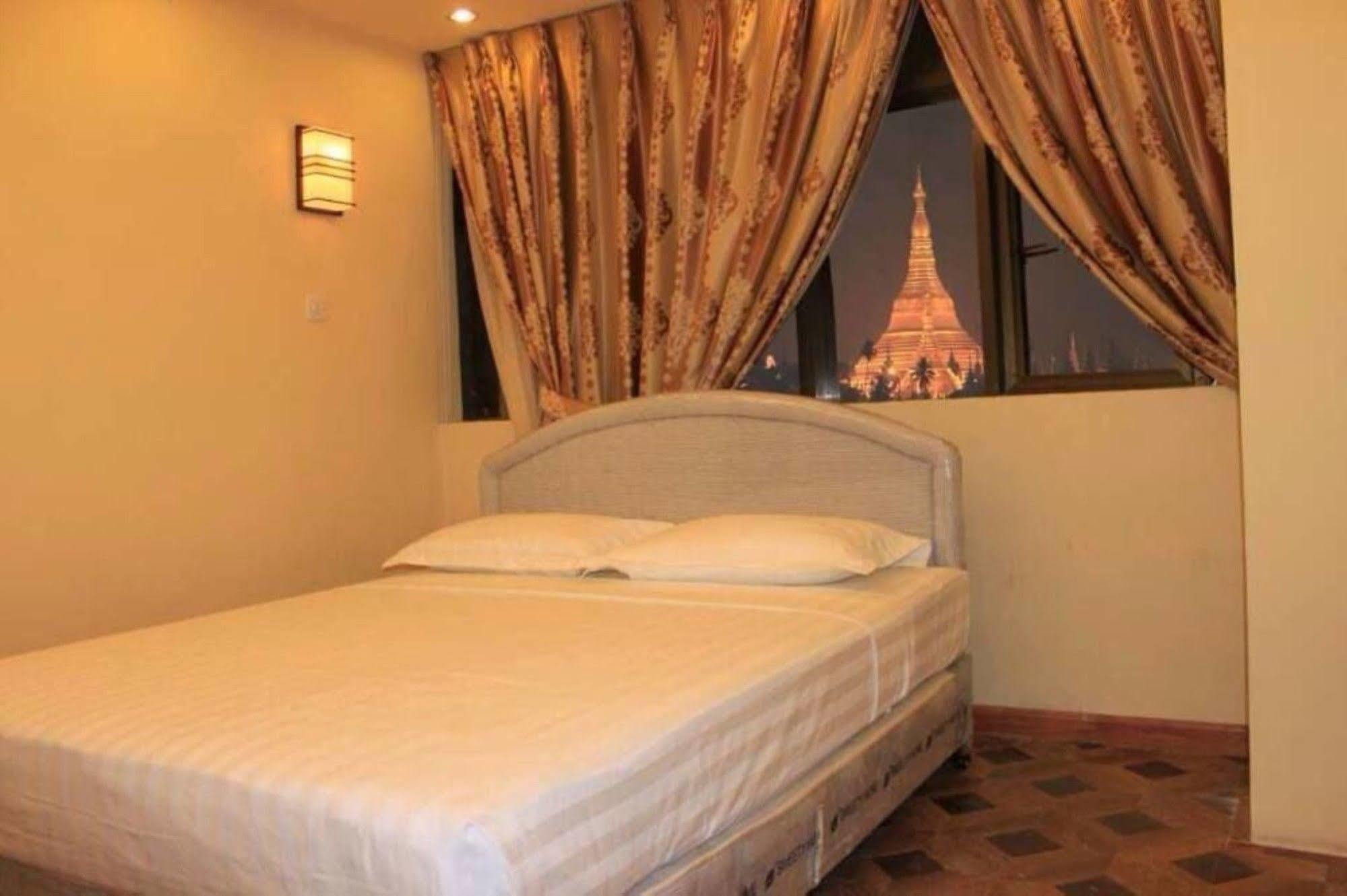 New Golden Forward Hotel Yangon Exterior foto