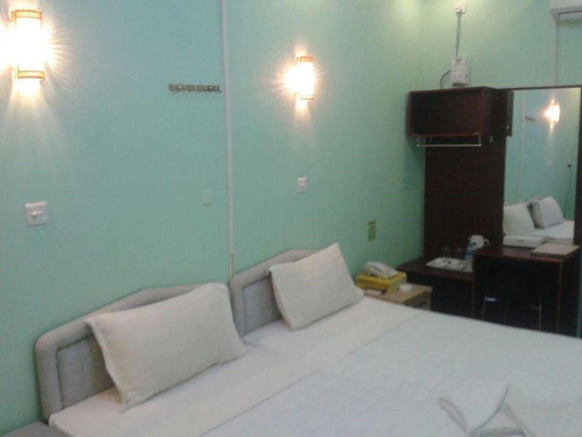 New Golden Forward Hotel Yangon Exterior foto